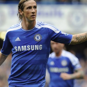 kaiyun登录-红蓝德比，场边情绪火山与那枚被摔碎的水瓶炸弹，红蓝德比引爆情绪火山，场边水瓶炸弹的破碎瞬间