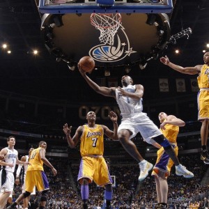 电竞投注平台-魔笛奏响尊重之歌，当传奇列队向对手致敬，足球精神光芒万丈，魔笛奏响尊重之歌，传奇列队致敬，足球精神闪耀